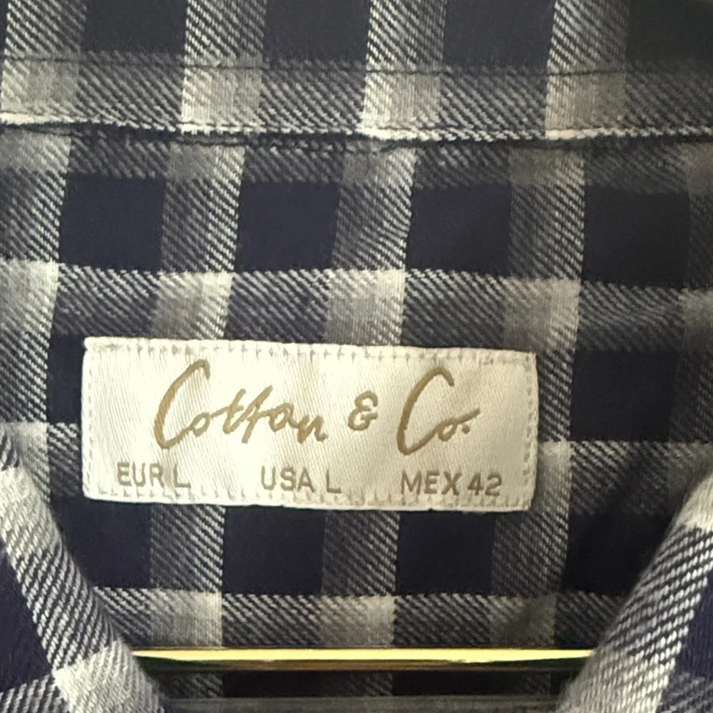 Men’s L Classic Navy Checkered Button Down Shirt NWT